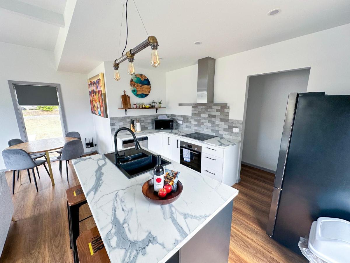 Luxury Holiday Unit 8Min Walk To Town Center With Boat Parking Mallacoota Kültér fotó